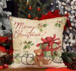 By Queen Limited Festive Edition Μαξιλαροθήκη Merry Christmas Με Αρκουδάκι & Δώρο 45x45εκ. - Image 3