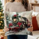 By Queen Limited Edition Μαξιλαροθήκη Χριστουγεννιάτικη Velvet Vintage Τρένο & Ποϊνσέτια 45x45εκ. - Image 5