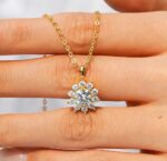 By Queen Luxury Jewelry Χρυσό Κολιέ 18Κ Με Μοϊσανίτη Σε Σχέδιο Λουλουδιού - Image 7