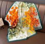 By Queen Σατέν Μαντήλι Με Ζωηρά Λουλούδια & Πράσινο Περίγραμμα - Image 6