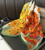 By Queen Σατέν Μαντήλι Με Ζωηρά Λουλούδια & Πράσινο Περίγραμμα - Image 8