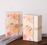 By Queen Κουτί Δώρου  Σε Κρεμ Απόχρωση Blossom Like Flowers