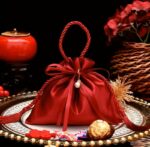 By Queen Luxury Gift Pouch Red Pearl Σατέν Πουγκί - Image 6