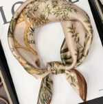 By Queen Jungle Σατέν Μαντήλι Με Τροπικά Φυτά & Ζώα - Image 15