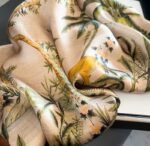 By Queen Jungle Σατέν Μαντήλι Με Τροπικά Φυτά & Ζώα - Image 5