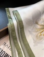 By Queen Botanical Satin Elegance Μαντήλι Με Λευκά Κρινάκια - Image 10