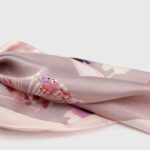 By Queen Σατέν Μαντήλι Με Elegant & Artistic Floral Σχέδιο - Image 8