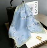 By Queen Nature Inspired Elegance Σατέν Μαντήλι Με Πουλάκια & Λευκά Άνθη