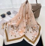 By Queen Premium Σατέν Μαντήλι Ροζ  Με Άνθη & Χρυσό Τελείωμα