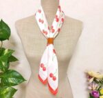 By Queen Playful & Feminine Σατέν Μαντήλι Με Cherry Print - Image 10