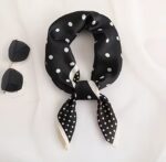 By Queen Retro Chic Elegance Σατέν Μαντήλι με Polka Dots - Image 2