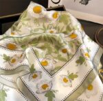 By Queen Σατέν Φουλάρι Με Μαργαρίτες Romantic & Fresh - Image 8