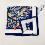 By Queen Statement Elegance Σατέν Φουλάρι με Πεταλούδες & Λουλούδια - Image 8