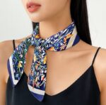 By Queen Statement Elegance Σατέν Φουλάρι με Πεταλούδες & Λουλούδια - Image 2