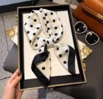 By Queen Timeless Minimal Elegance Σατέν Μαντήλι Mε Μαύρα Πουά - Image 15