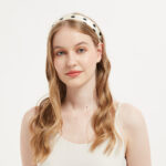 By Queen Timeless Minimal Elegance Σατέν Μαντήλι Mε Μαύρα Πουά - Image 4