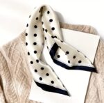 By Queen Timeless Minimal Elegance Σατέν Μαντήλι Mε Μαύρα Πουά - Image 5