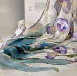 By Queen Σατέν Μαντήλι Με Ζωγραφιστές Ίριδες Σε Υδατογραφία