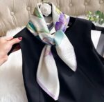 By Queen Σατέν Μαντήλι Με Ζωγραφιστές Ίριδες Σε Υδατογραφία - Image 11