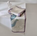 By Queen Σατέν Μαντήλι Με Ζωγραφιστές Ίριδες Σε Υδατογραφία - Image 15