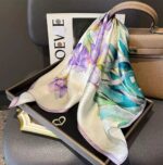 By Queen Σατέν Μαντήλι Με Ζωγραφιστές Ίριδες Σε Υδατογραφία - Image 7