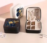 By Queen Κοσμηματοθήκη Midnight Bloom Με Floral Σχέδιο - Image 6