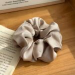 By Queen Scrunchie Satin Σε Παστέλ Και Γήινες Αποχρώσεις(Τυχαίο Χρώμα Επιλογής) - Image 10
