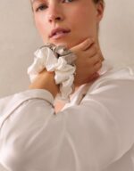 By Queen Scrunchie Satin Σε Παστέλ Και Γήινες Αποχρώσεις(Τυχαίο Χρώμα Επιλογής) - Image 12