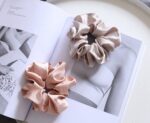 By Queen Scrunchie Satin Σε Παστέλ Και Γήινες Αποχρώσεις(Τυχαίο Χρώμα Επιλογής) - Image 24