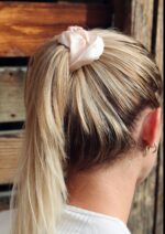 By Queen Scrunchie Satin Σε Παστέλ Και Γήινες Αποχρώσεις(Τυχαίο Χρώμα Επιλογής) - Image 8