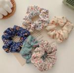 By Queen Scrunchie Floral And Butterfly Με Ανοιξιάτικα Χρώματα (Τυχαίο Χρώμα Επιλογής)