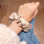 By Queen Scrunchie Floral And Butterfly Με Ανοιξιάτικα Χρώματα (Τυχαίο Χρώμα Επιλογής) - Image 9