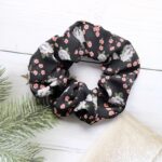 By Queen Scrunchie Floral Με Λουλούδια Με Ανοιξιάτικα Χρώματα (Τυχαίο Χρώμα Επιλογής) - Image 4