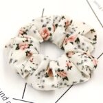 By Queen Scrunchie Floral Με Λουλούδια Με Ανοιξιάτικα Χρώματα (Τυχαίο Χρώμα Επιλογής) - Image 7