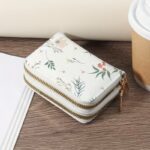 By Queen Λευκό Floral Πορτοφολάκι Με Χρυσό Φερμουάρ - Image 9