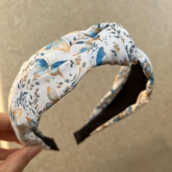 By Queen Κρεμ Στέκα Μαλλιών Με Μπλε Και Χρυσές Πεταλούδες