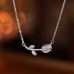 By Queen Ασημένιο Minimal Elegant Κολιέ Τουλίπα Mε Ζιργκόν