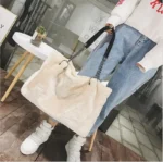 By Queen Γυναικεία Τσάντα Shopper Γούνινη Άσπρη - Image 3