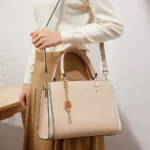By Queen Leather Γυναικεία Τσάντα Δερμάτινη Χειρός - Ώμου Μπεζ