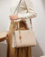 By Queen Leather Γυναικεία Τσάντα Δερμάτινη Χειρός - Ώμου Μπεζ