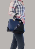 By Queen Γυναικεία Τσάντα Tote Με Κεντητό Λουλούδι Μπλε - Image 2