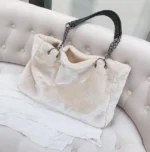 By Queen Γυναικεία Τσάντα Shopper Γούνινη Άσπρη - Image 6
