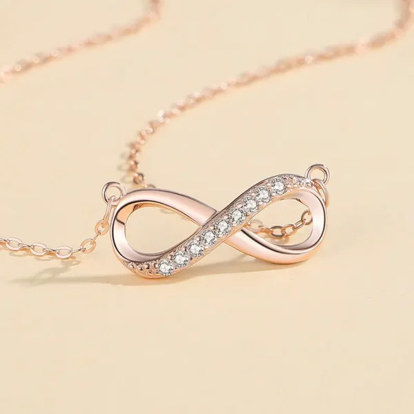By Queen Κολιέ με το Σύμβολο του Άπειρου Pink Gold με Zircon