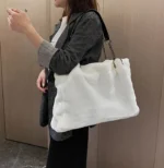By Queen Γυναικεία Τσάντα Shopper Γούνινη Άσπρη