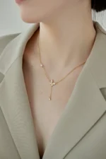 By Queen Κολιέ Butterfly Gold με Μαργαριτάρι και Zircon - Image 2