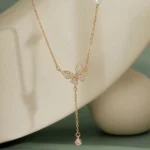 By Queen Κολιέ Butterfly Pink Gold με Μαργαριτάρι και Zircon - Image 2