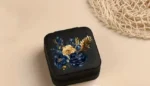 By Queen Κοσμηματοθήκη Midnight Bloom Με Floral Σχέδιο