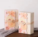 By Queen Κουτί Δώρου  Σε Κρεμ Απόχρωση Blossom Like Flowers