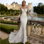 By Queen Νυφικό Με Δαντέλα, Μακριά Μανίκια Και Αέρινη Ουρά - Image 6