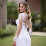 By Queen Νυφικό Με Δαντέλα Και Μακριά Μανίκια Elegant Bridal Gown - Image 6